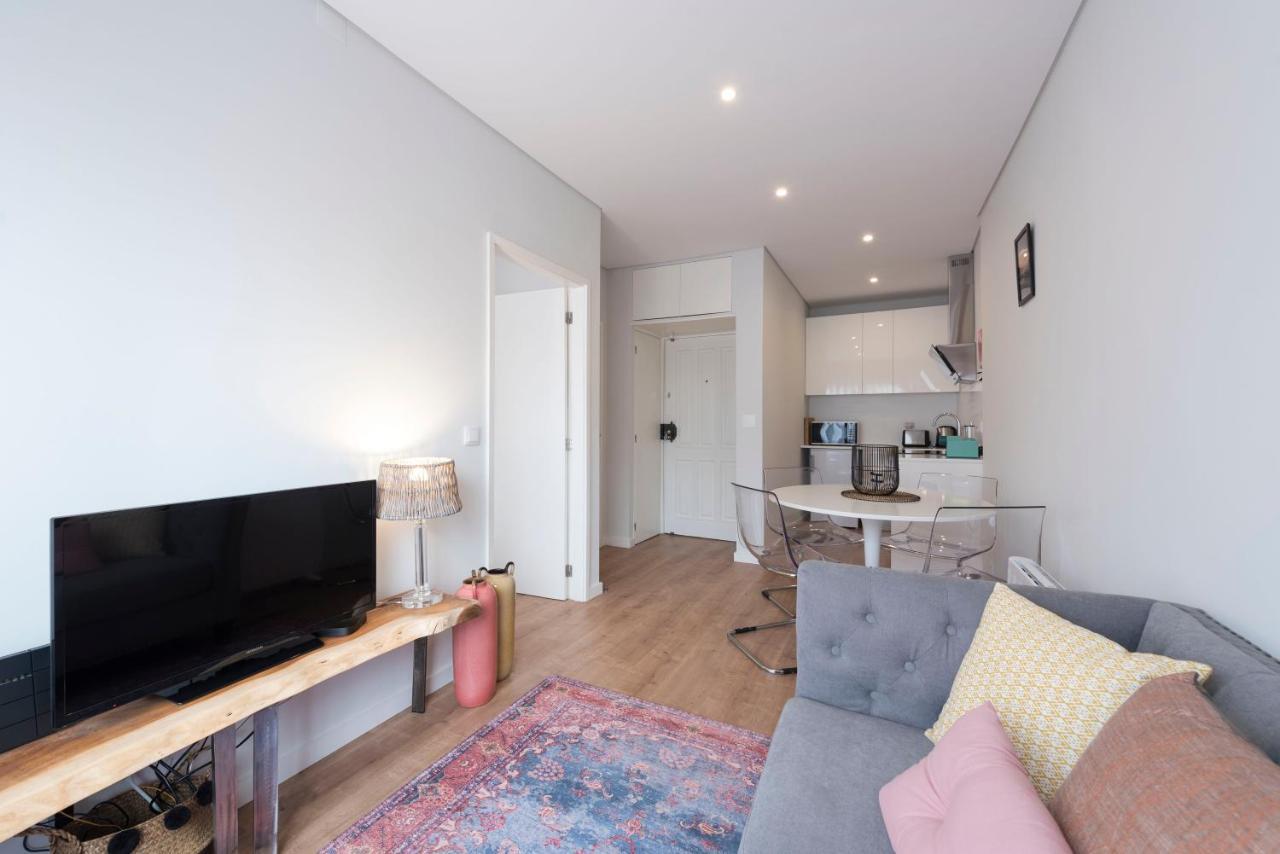 Lovelystay - Hello Porto Apartment By Metro Station Extérieur photo